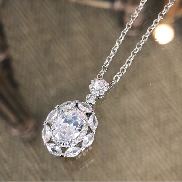 New Silver Diamond Cubic Zirconia Pendant Necklace - Picture 3 of 4